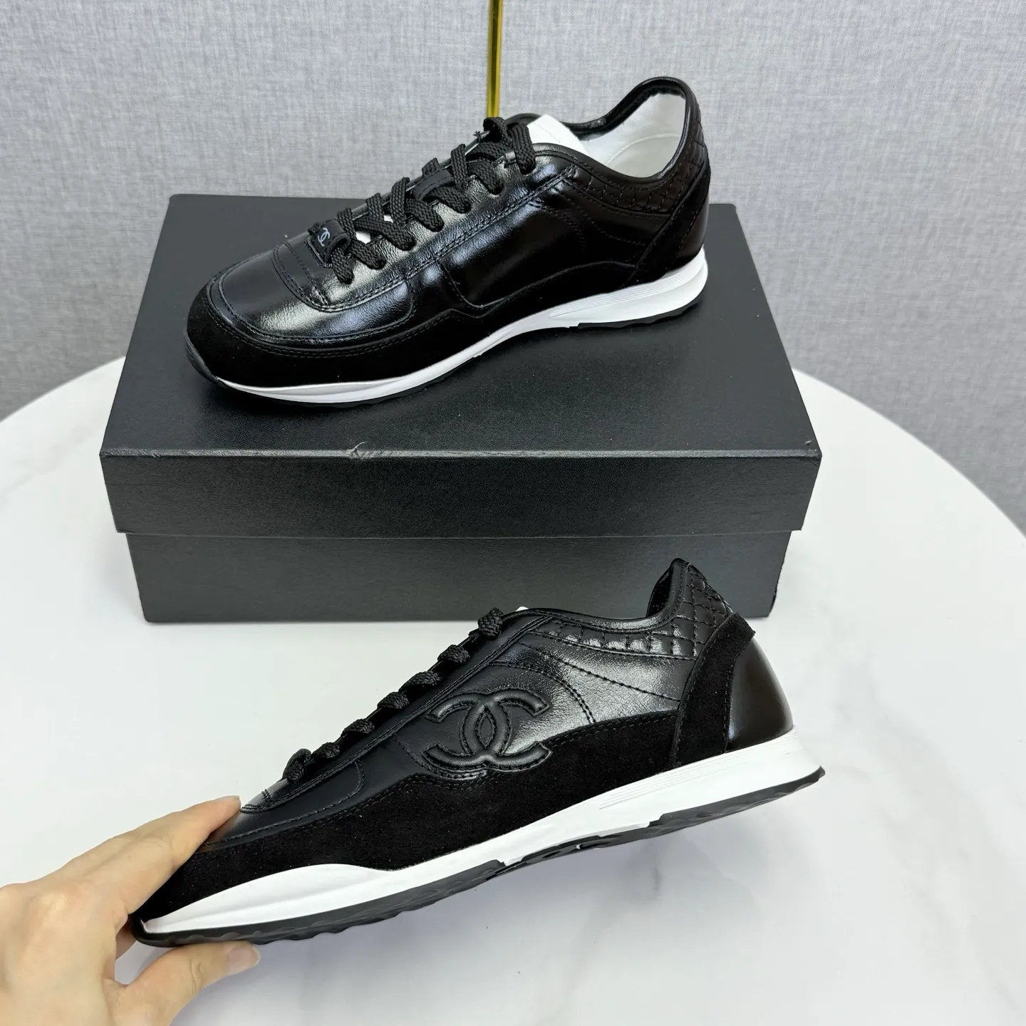 👟👟Ex-factory price 560👟👟Chanel Panda Shoes! 2025 counter's top casual sports shoes. This classic design; the upper is electro-embroidered with a variety of techniques; the outsole is fashionable and sporty; the unusual inclusion of a variety of color matching elements... The diversified mix and match is very good-looking and versatile, and can be used for leisure, fashion, sports, and outdoor... ꫛꫀꪝ Go➫ Materials: ❶Upper made of: original imported first-layer silk cowhide + original waterproof cloth + original first-layer cowhide ❷Inner lining: Original Yangli+wang ❸ Outsole based on: Original TPU combination outsole Counter boutique packaging complete set for women 35–41